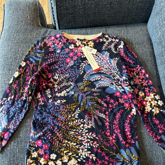 New with tags (NWT) Talbots 100% Cashmere Sweater. Size medium petite. - Picture 3 of 4